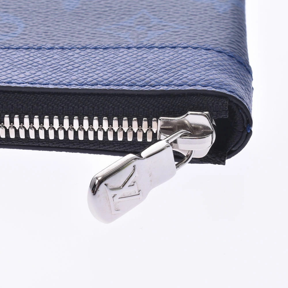 LOUIS VUITTON Taiga Rama Pochette Discovery Cobalt Blue Leather Clutch Bag - Picture 6 of 11